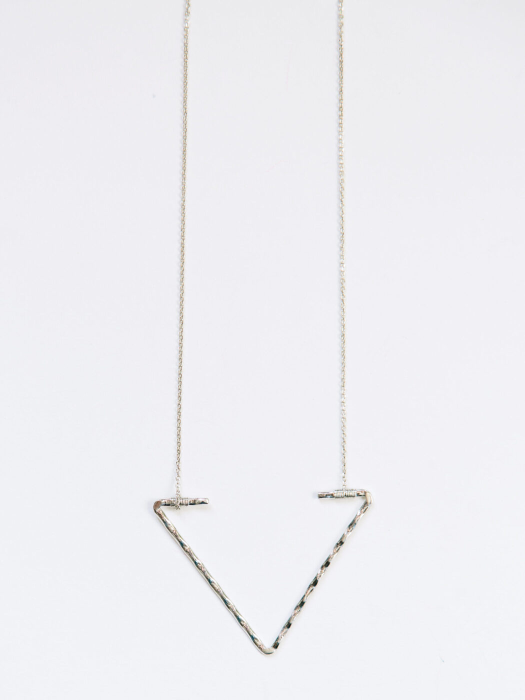 necklace_openarrow_silver2